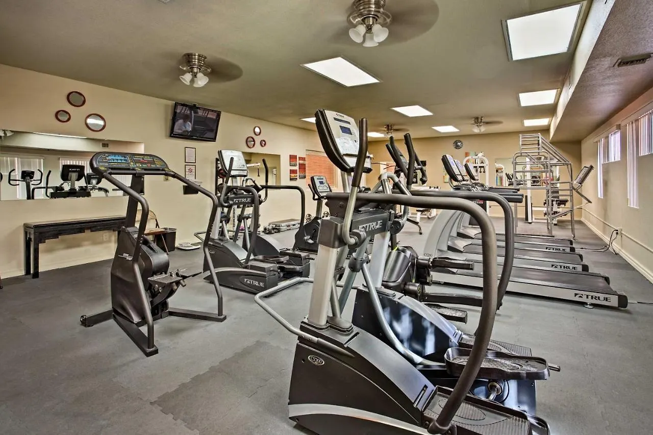 Condo With Pool Access, 8 Mi To Phoenix Mtn Preserve